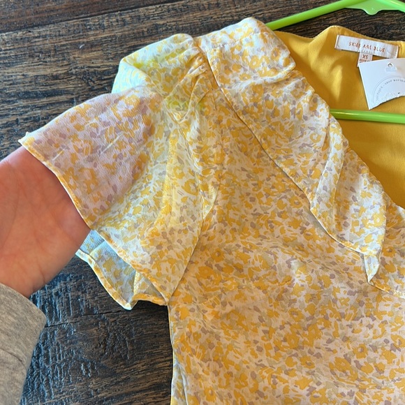 Floral Yellow Spring Top Size XS - Picture 4 of 7